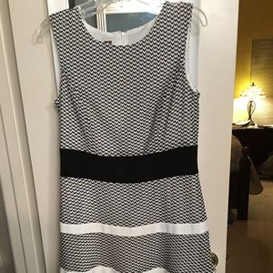 Anne Klein Black and Cream Sleeveless Dress